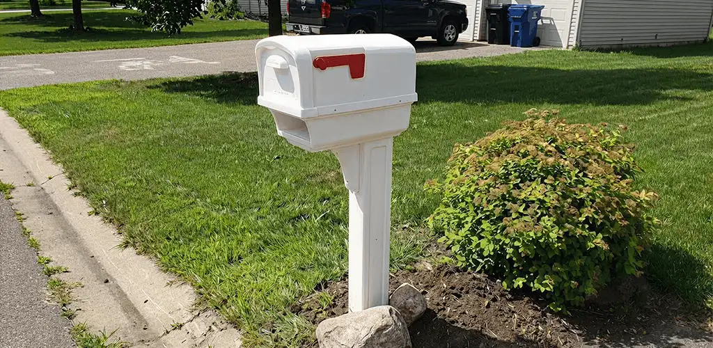 Mailbox installation for a residential curbside mailbox in Chattanooga, TN